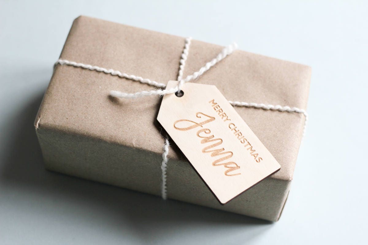 Pack of 8 Personalised Wooden Merry Christmas Gift Tag, Gift Tags